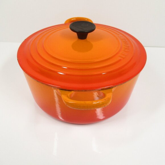 Vintage Le Creuset France Cast Iron Casserole D Pot Volcanic Orange Pan 9" - Picture 2 of 9
